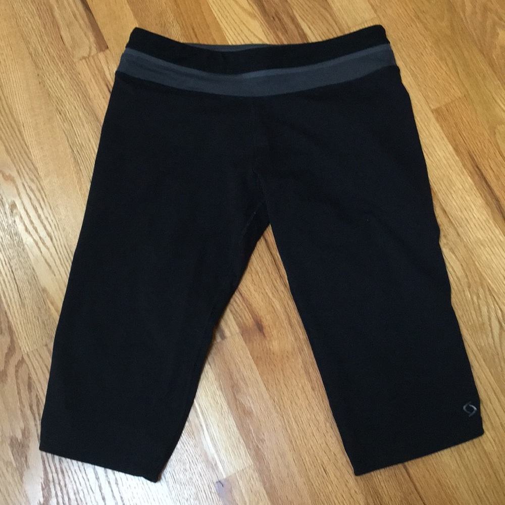 Cropped exercise pants